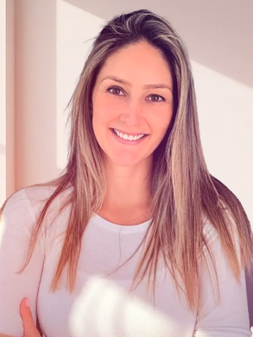 Débora Fava